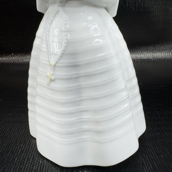 Nao by Lladro First Communion Praying Girl Rosary Figurine Fine Porcelain Figure - Picture 12 of 13